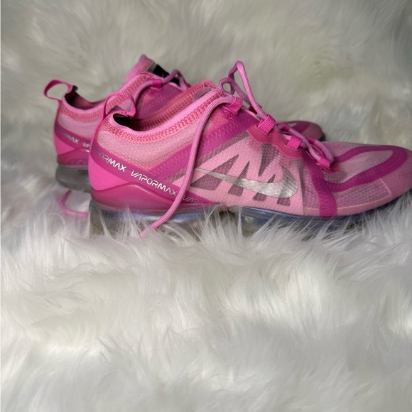 Pink Nike Women’s Vapormax Shoes - Picture 10 of 10